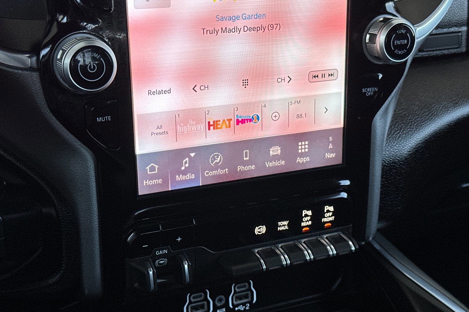 New 2025 RAM 2500 Laramie w/ Towing Technology Group image 16