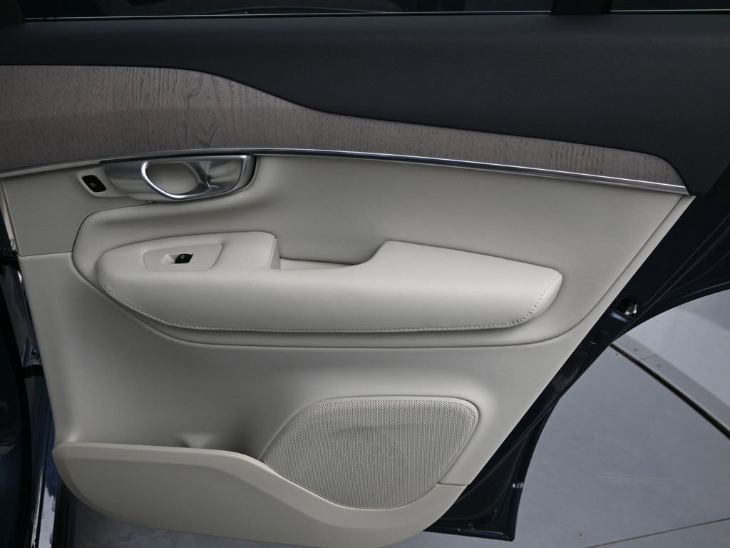 Certified 2024 Volvo XC90 B5 Plus w/ Protection Package image 16