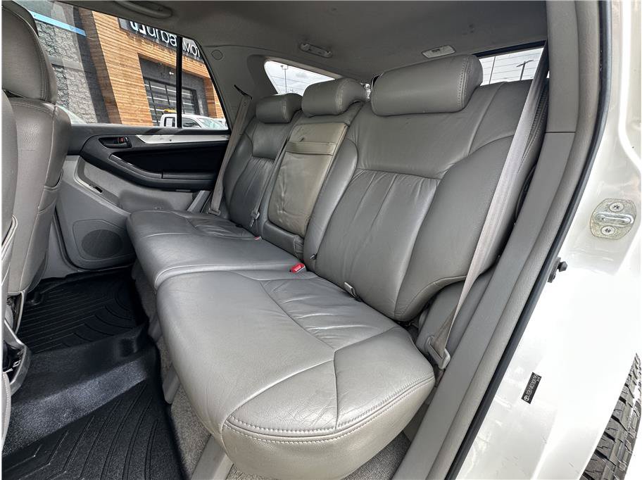 Used 2007 Toyota 4Runner SR5 AWD/4WD image 16