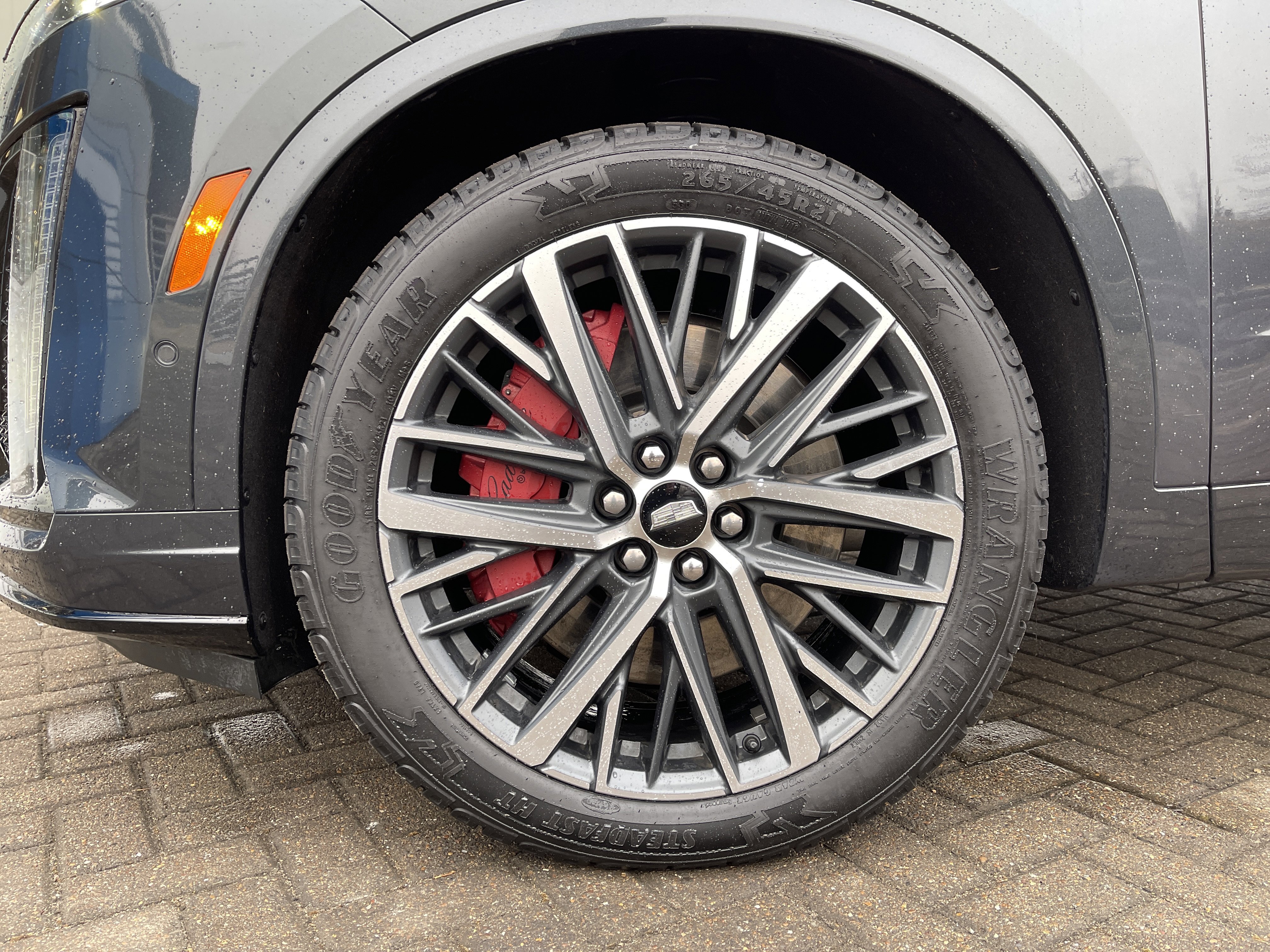 Used 2023 Cadillac XT6 Sport w/ Technology Package image 11