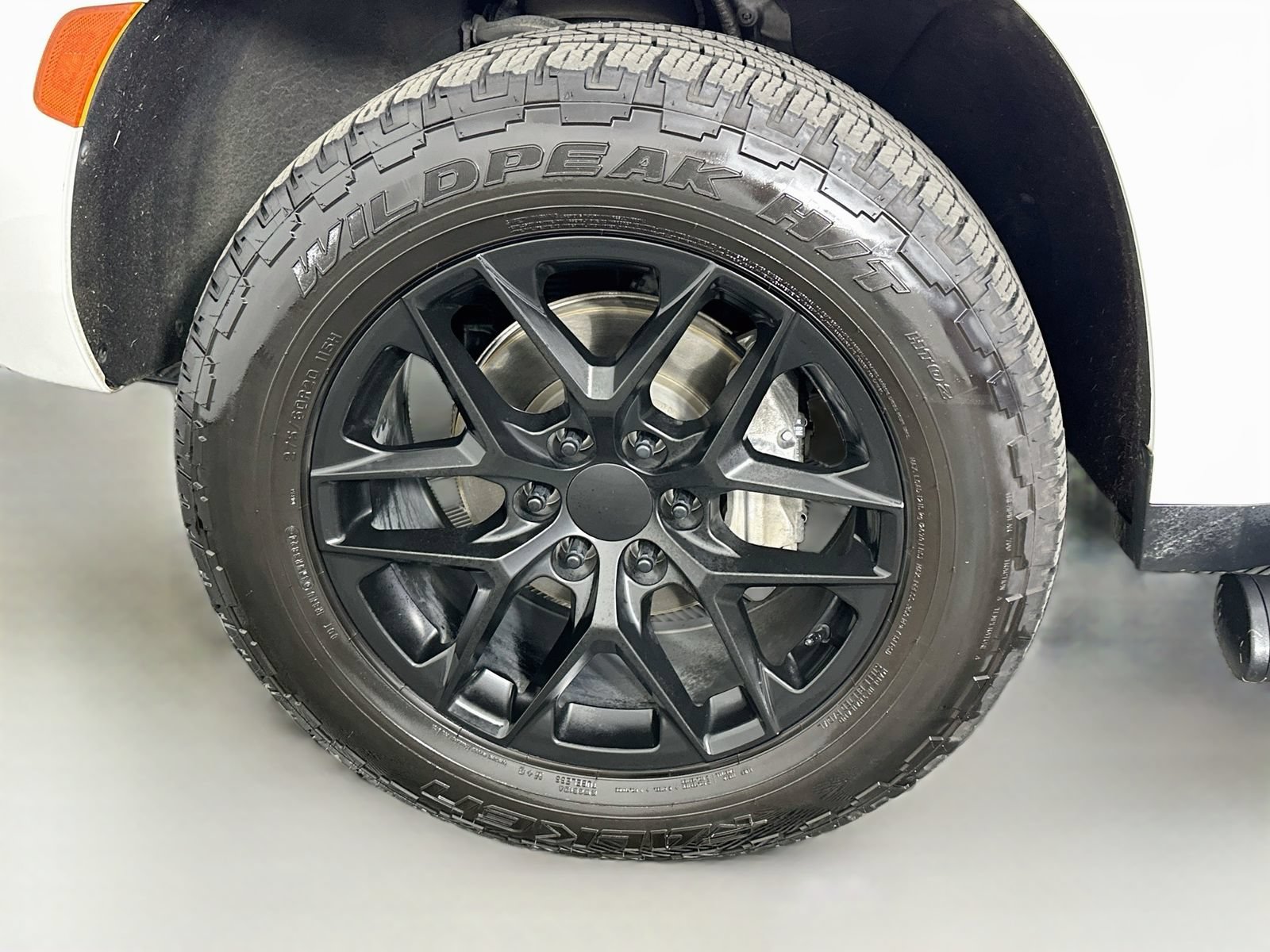 Used 2021 Chevrolet Tahoe Z71 w/ Z71 Off-Road Package AWD/4WD image 35