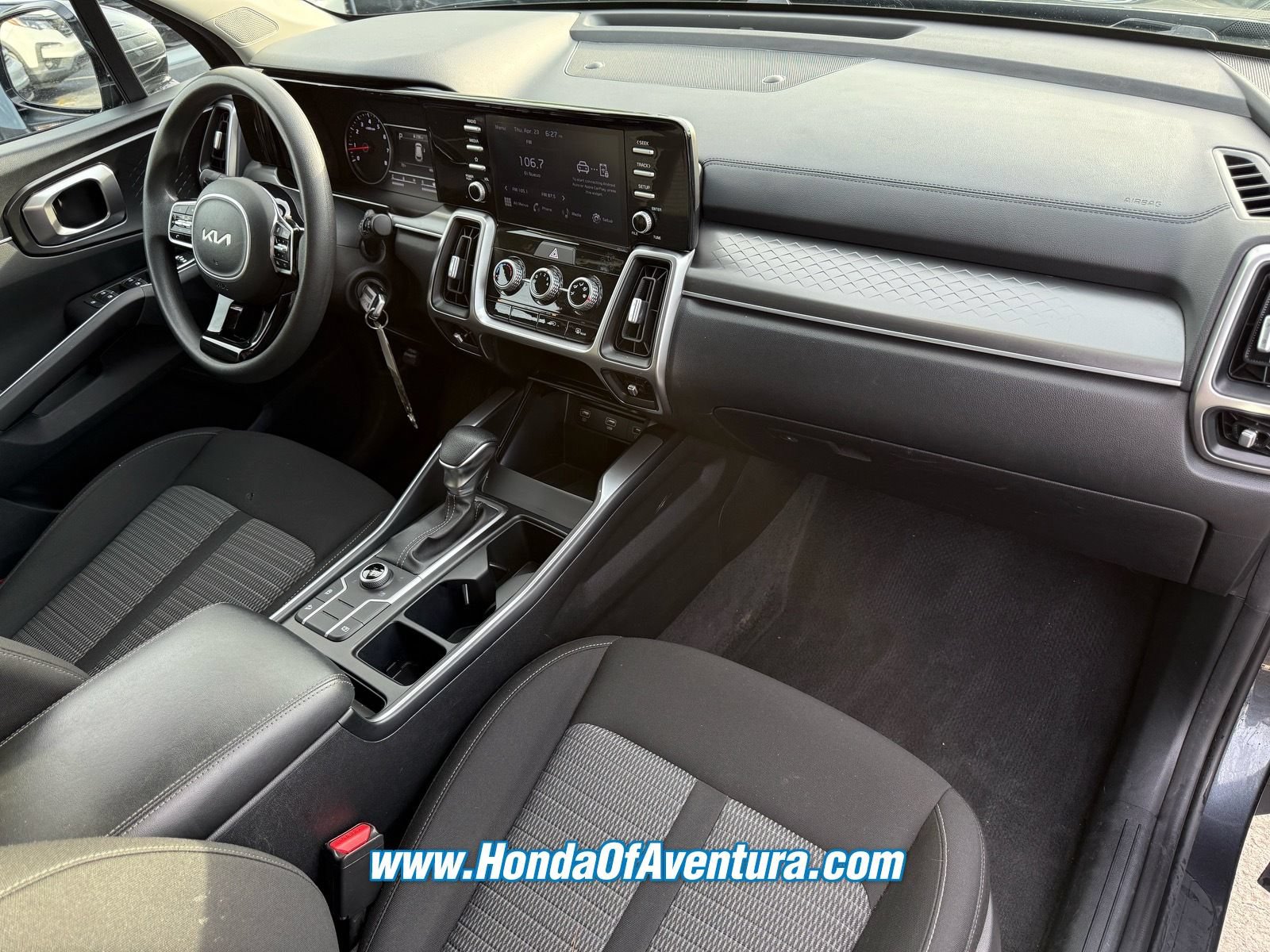 Used 2022 Kia Sorento LX AWD/4WD image 8