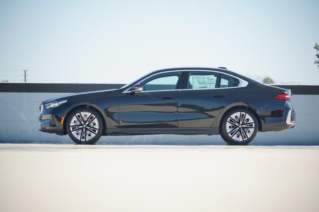 New 2027 BMW 530i w/ Premium Package RWD image 4