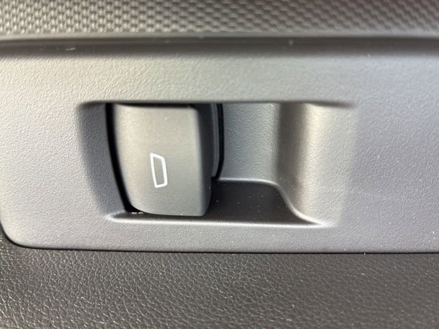 Used 2024 Chevrolet Colorado W/T image 19