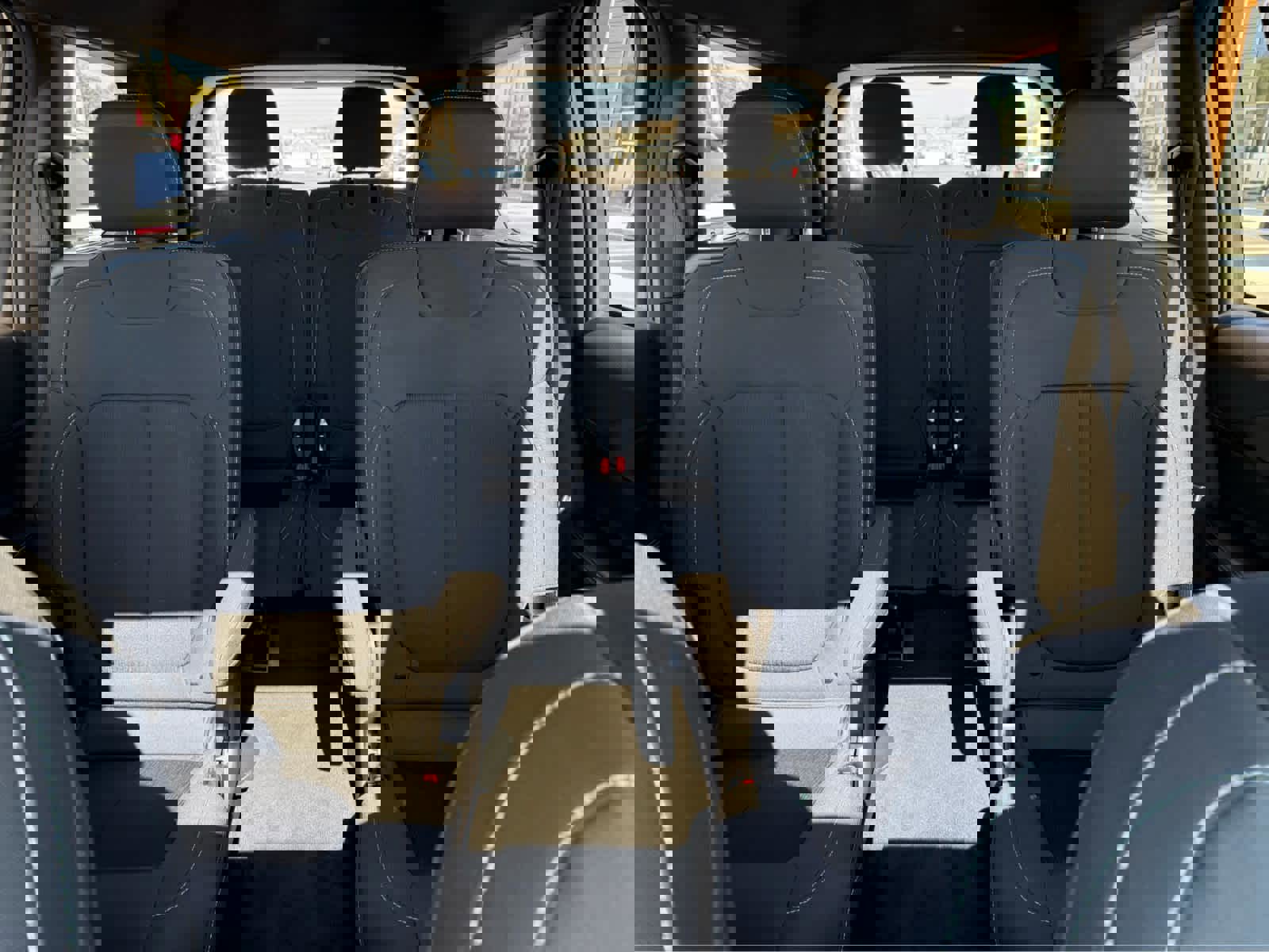 Used 2025 Jeep Grand Cherokee L Laredo image 28