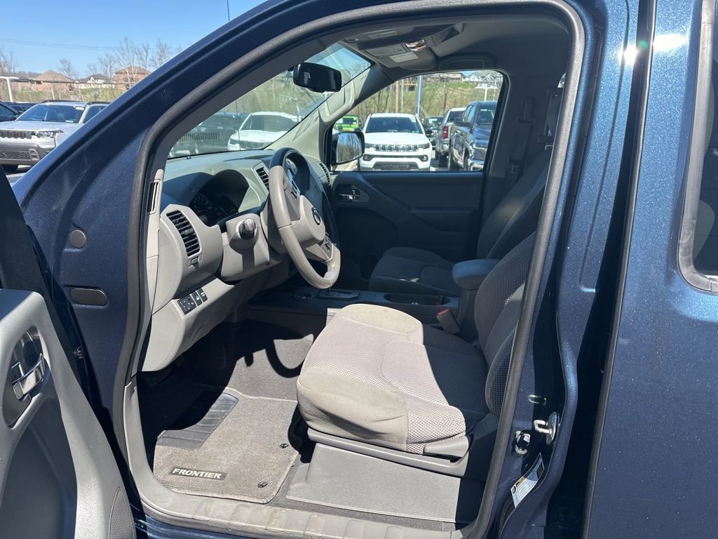 Used 2020 Nissan Frontier SV image 7