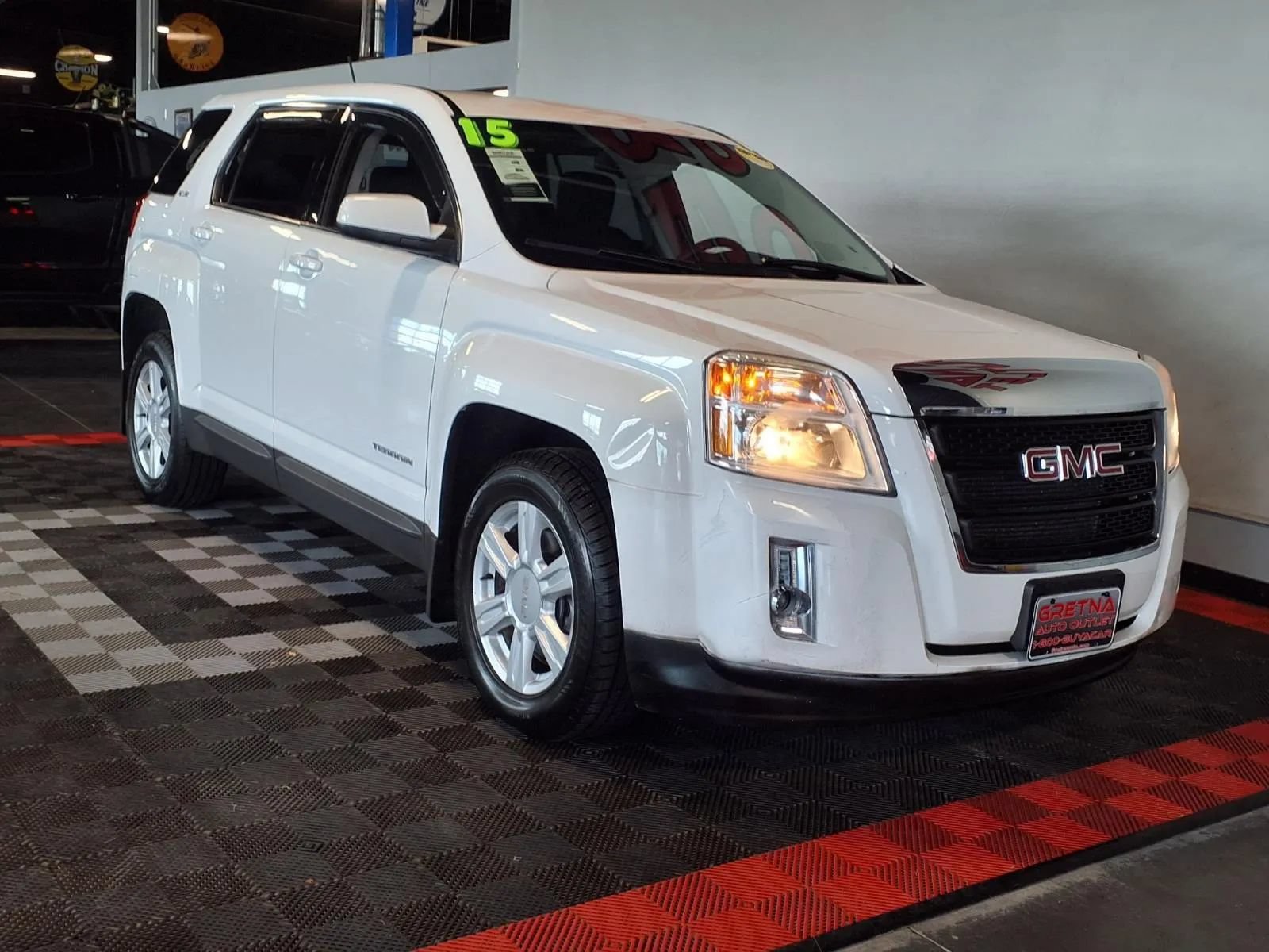 Used 2015 GMC Terrain SLE AWD/4WD image 2