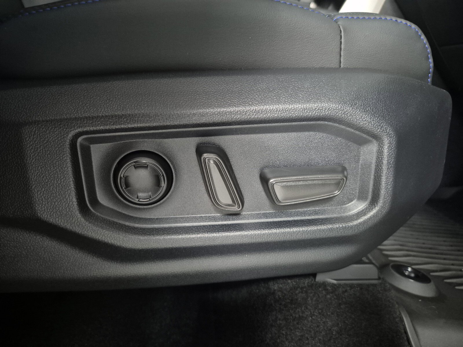 New 2026 Toyota Tundra Platinum AWD/4WD image 36