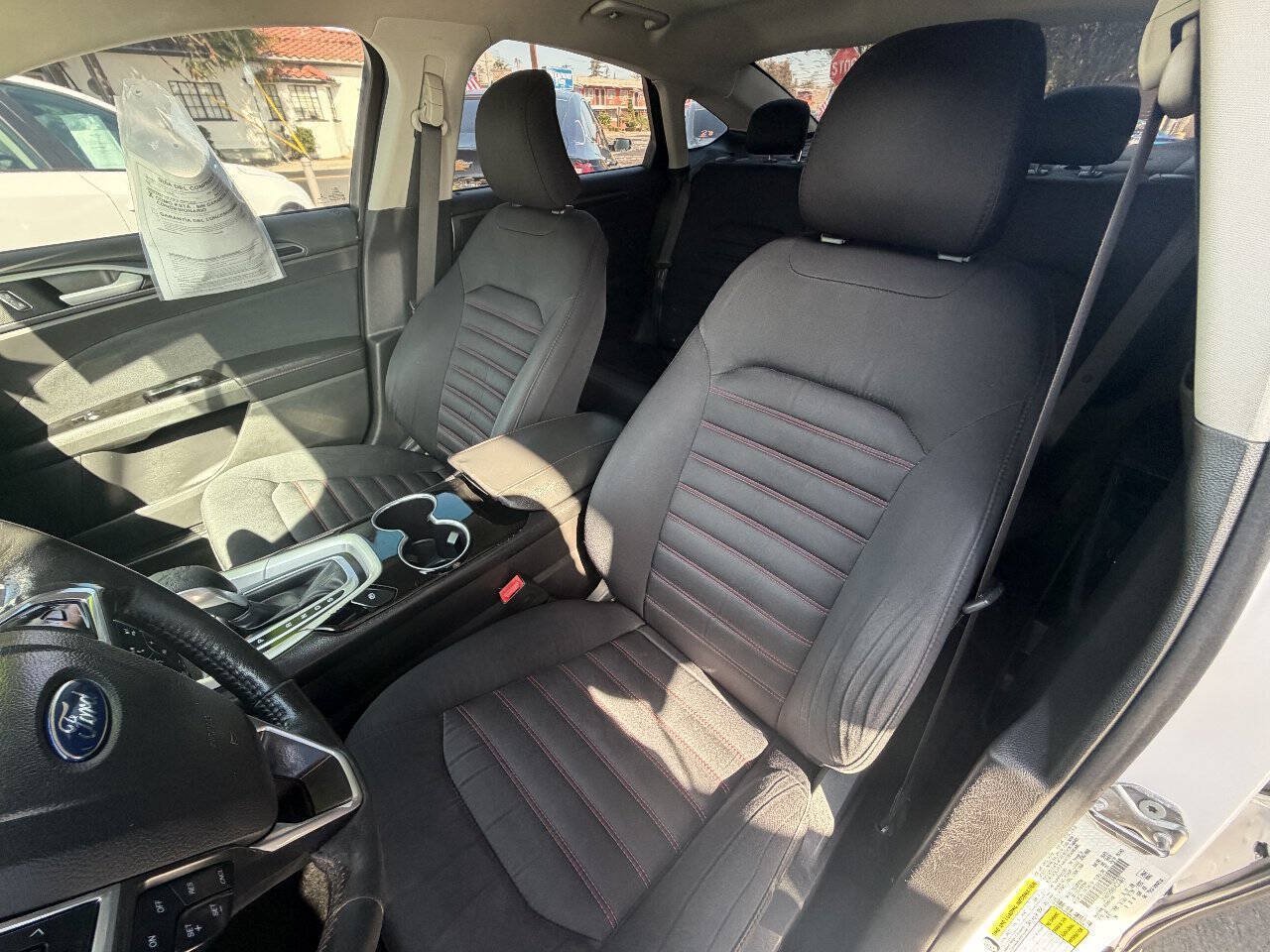 Used 2016 Ford Fusion SE FWD image 14