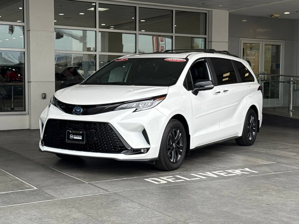 Certified 2025 Toyota Sienna XSE w/ XSE Premium Package AWD/4WD image 2
