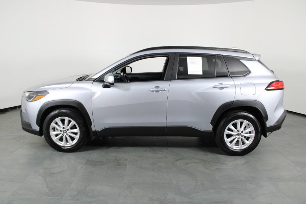 Used 2024 Toyota Corolla Cross LE FWD image 19