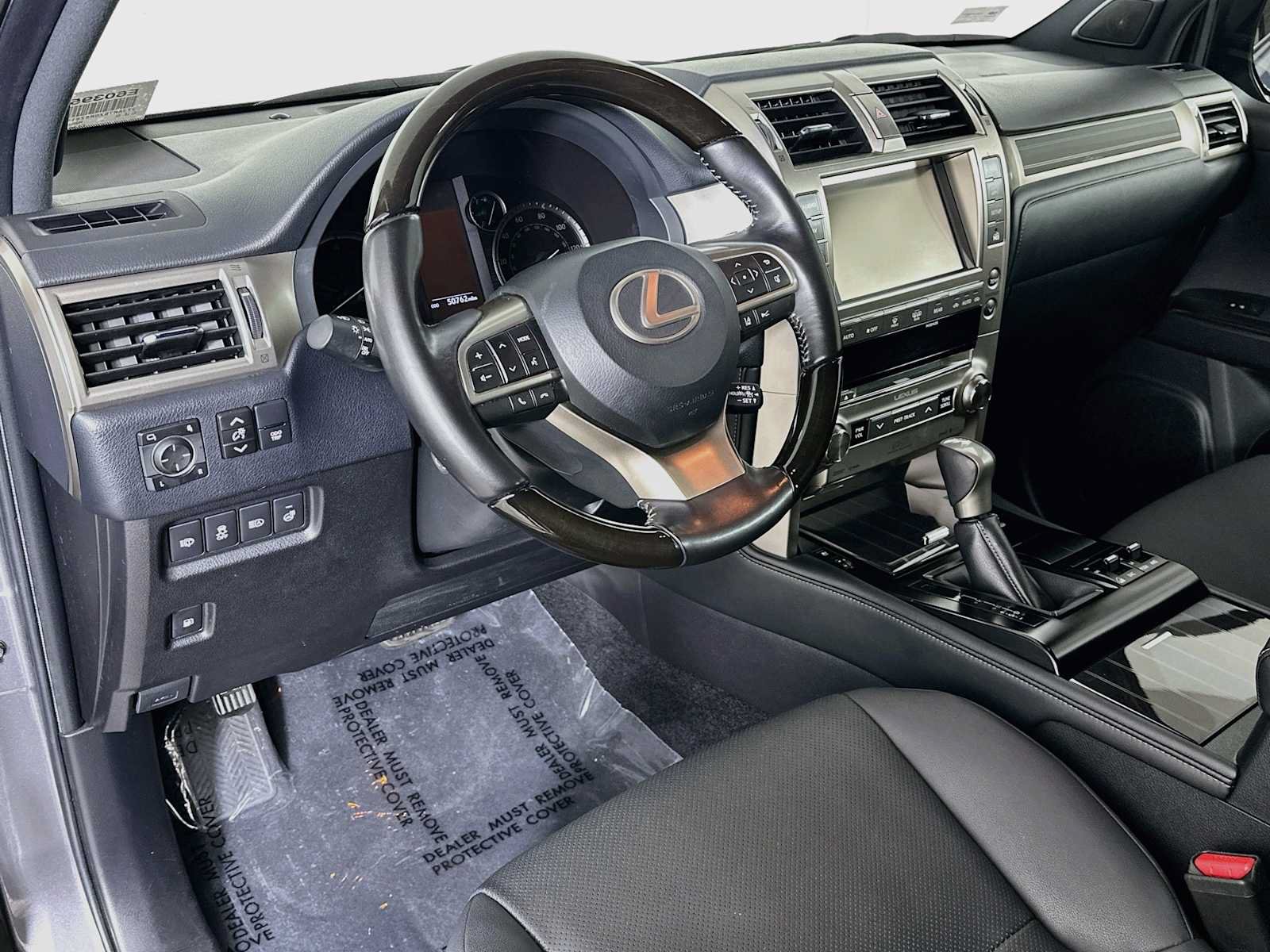 Used 2021 Lexus GX 460 Premium w/ Accessory Package AWD/4WD image 9