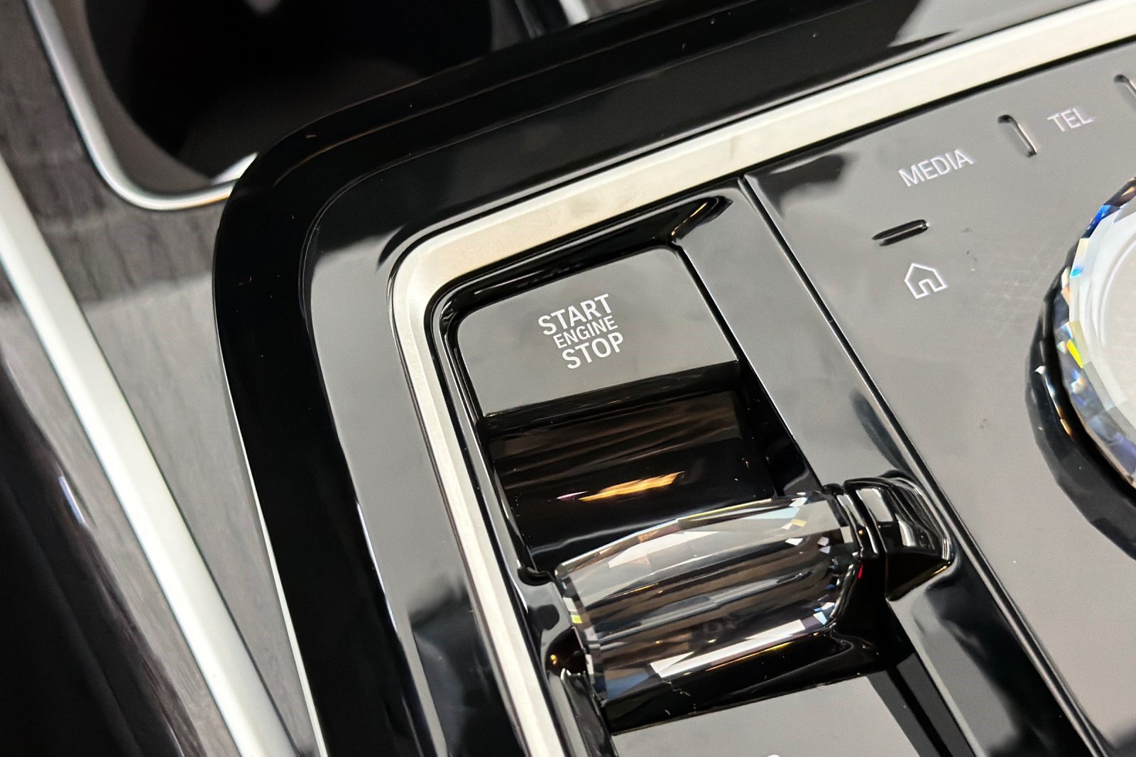 New 2026 BMW 740i w/ Premium Package RWD image 16