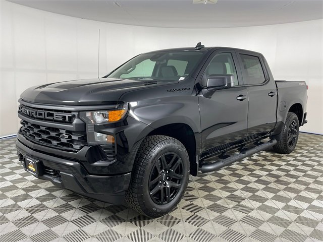 New 2026 Chevrolet Silverado 1500 Custom w/ Turbomax Blackout Package