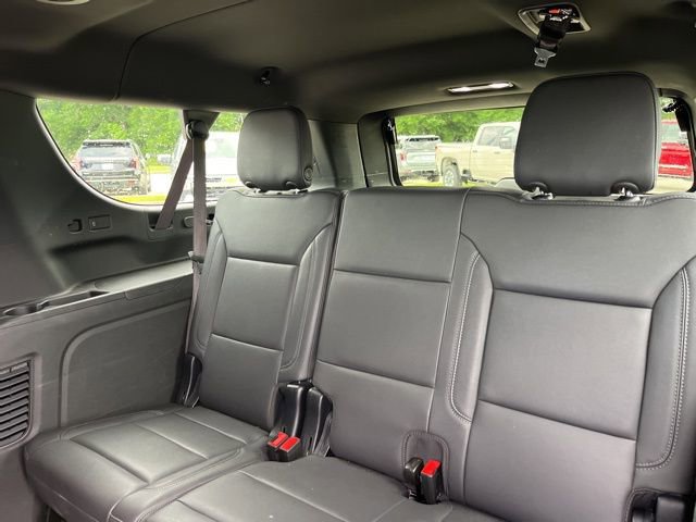 Used 2025 Chevrolet Suburban Z71 AWD/4WD image 35