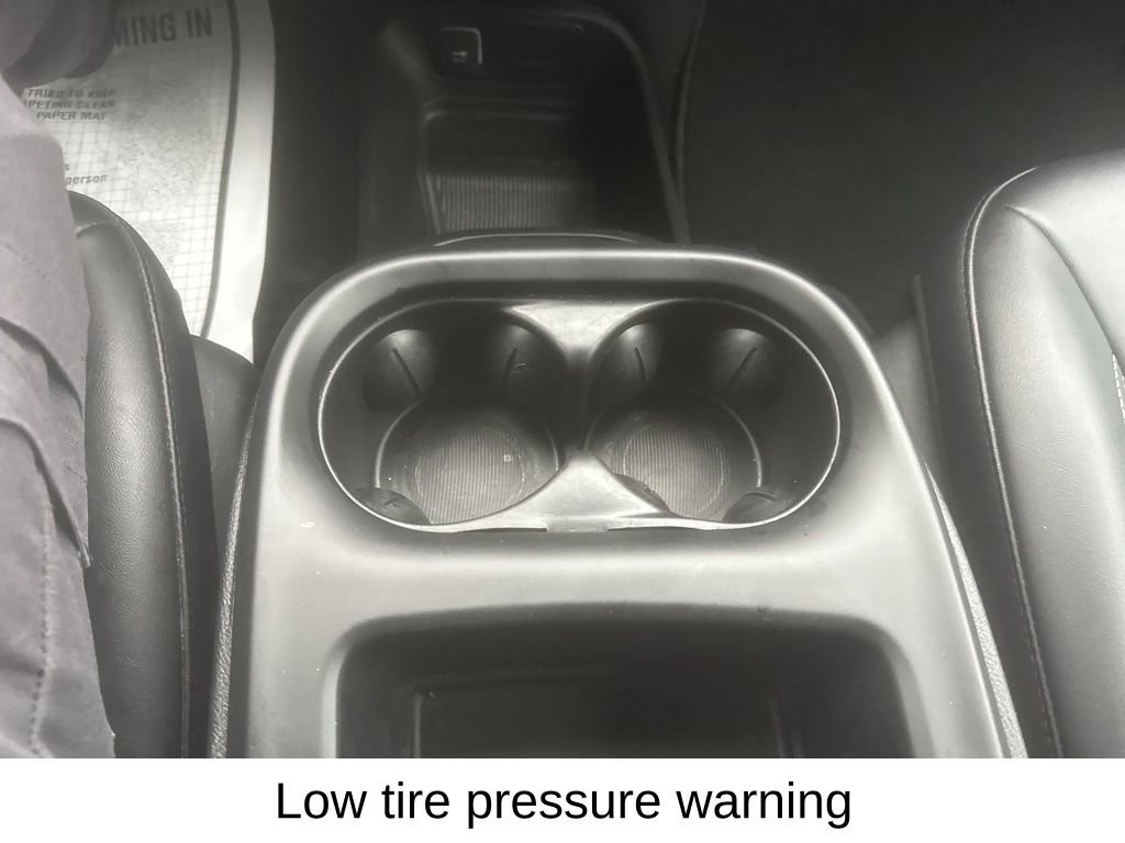 Used 2025 Chrysler Pacifica Select FWD image 24