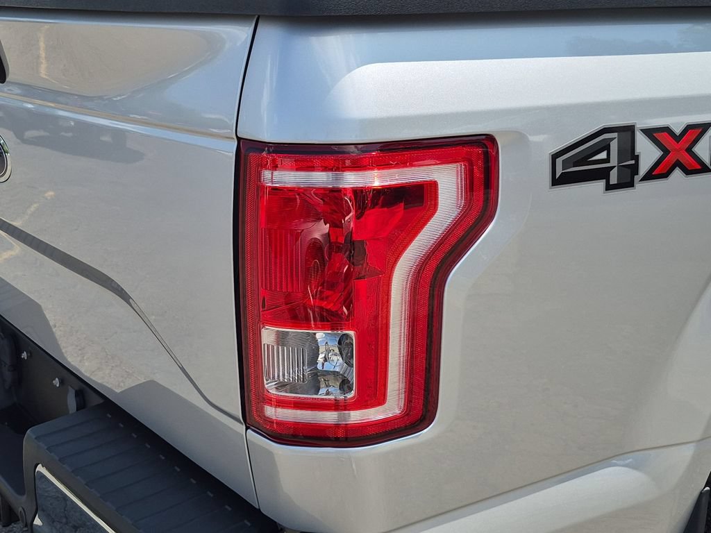 Used 2015 Ford F150 XLT w/ Equipment Group 302A Luxury AWD/4WD image 12