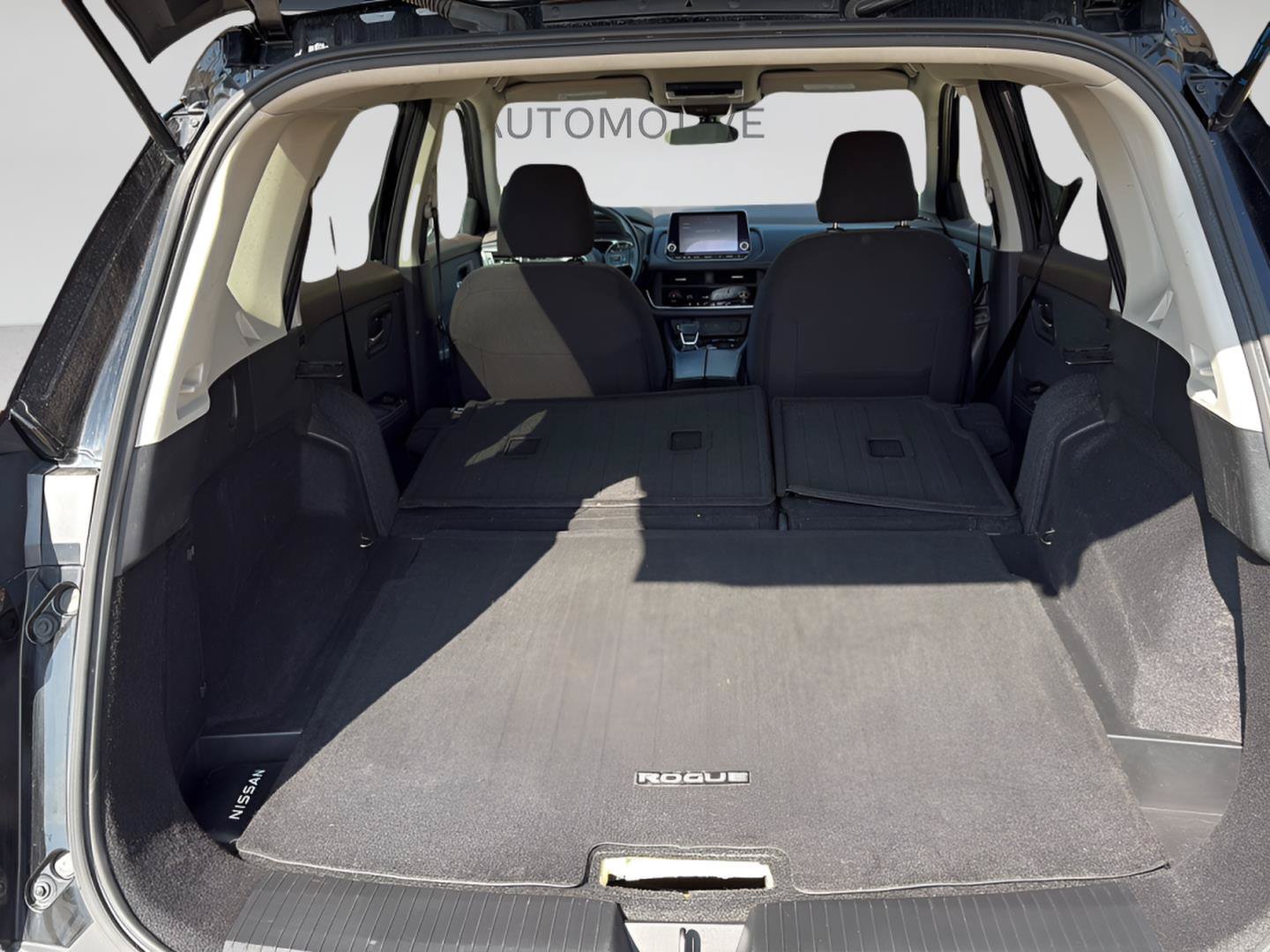 Used 2023 Nissan Rogue SV AWD/4WD image 16