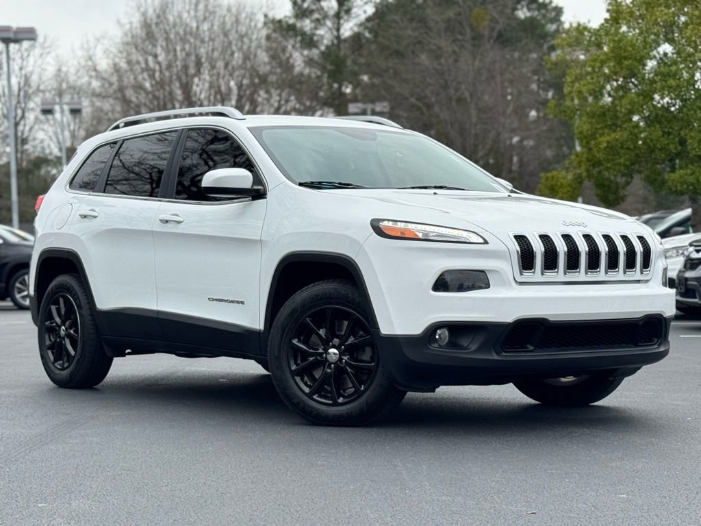 Used 2017 Jeep Cherokee Latitude w/ Cold Weather Group image 2