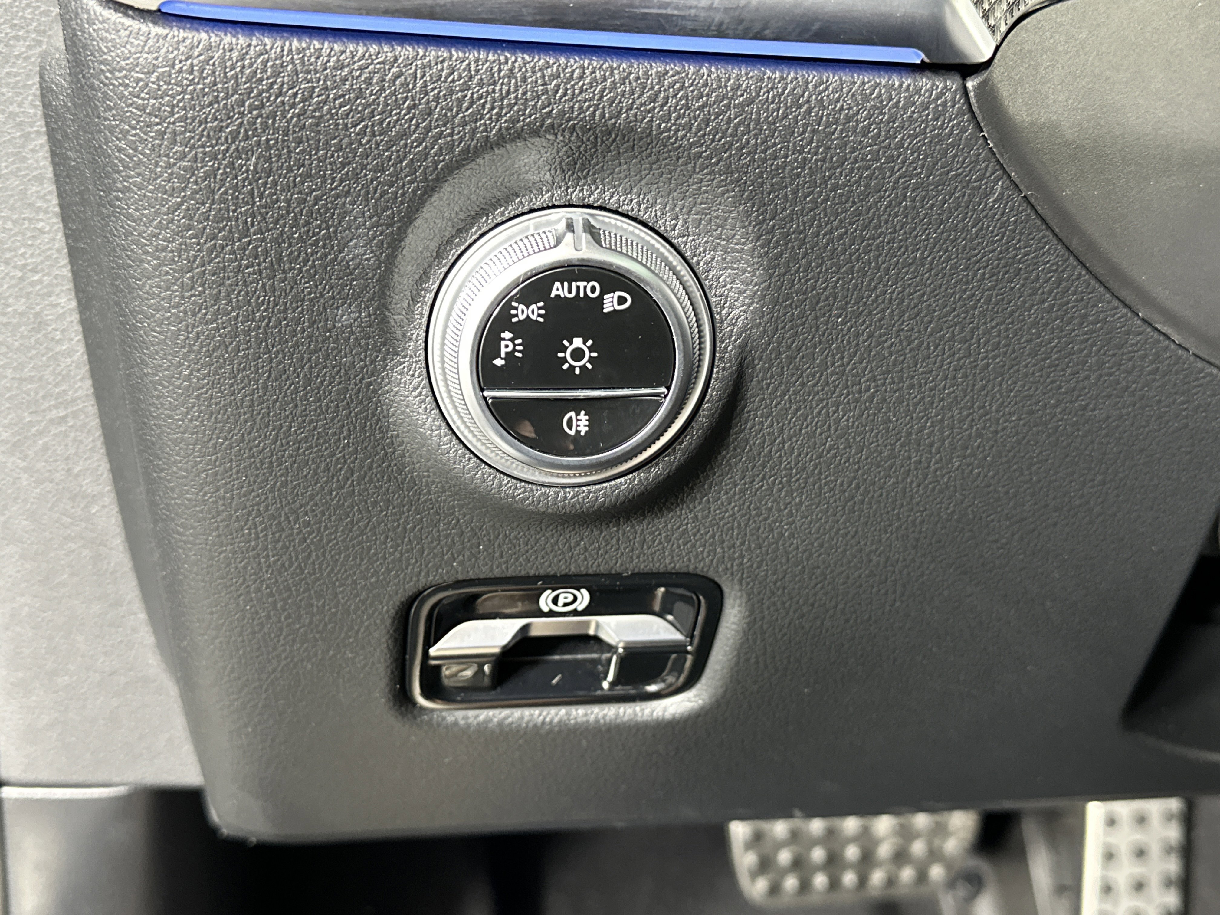 Certified 2024 Mercedes-Benz CLE 300 4MATIC Coupe image 27