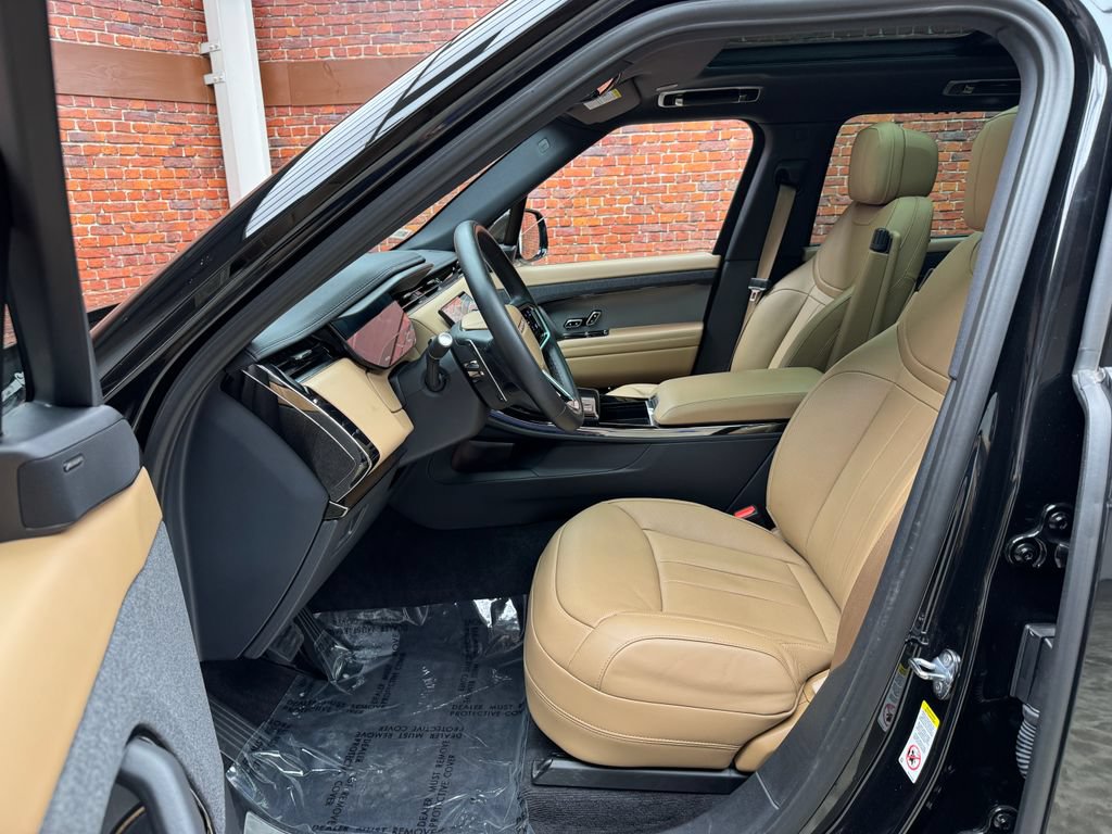 Used 2024 Land Rover Range Rover Sport SE AWD/4WD image 21