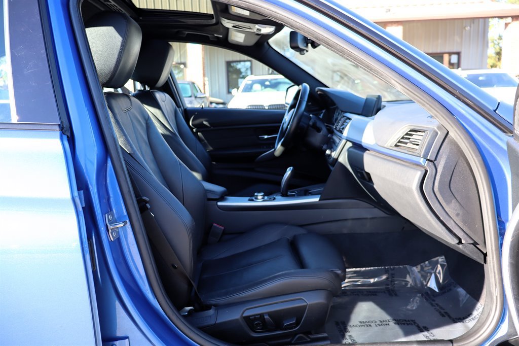 Used 2013 BMW 335i xDrive Sedan AWD/4WD image 19