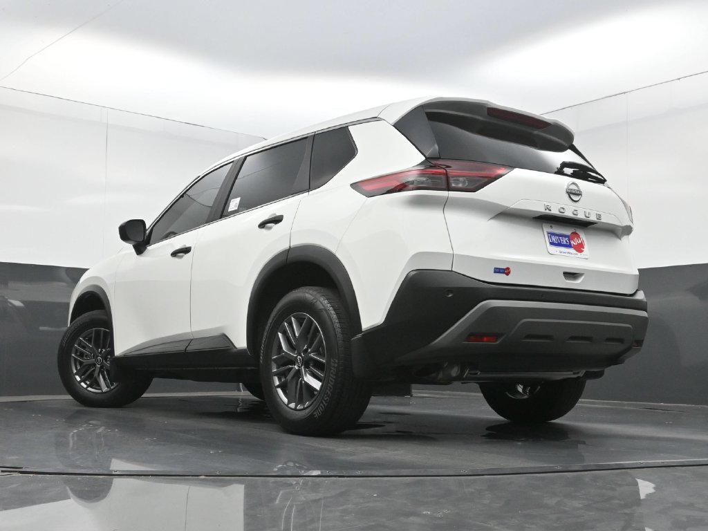 Used 2023 Nissan Rogue S FWD image 25