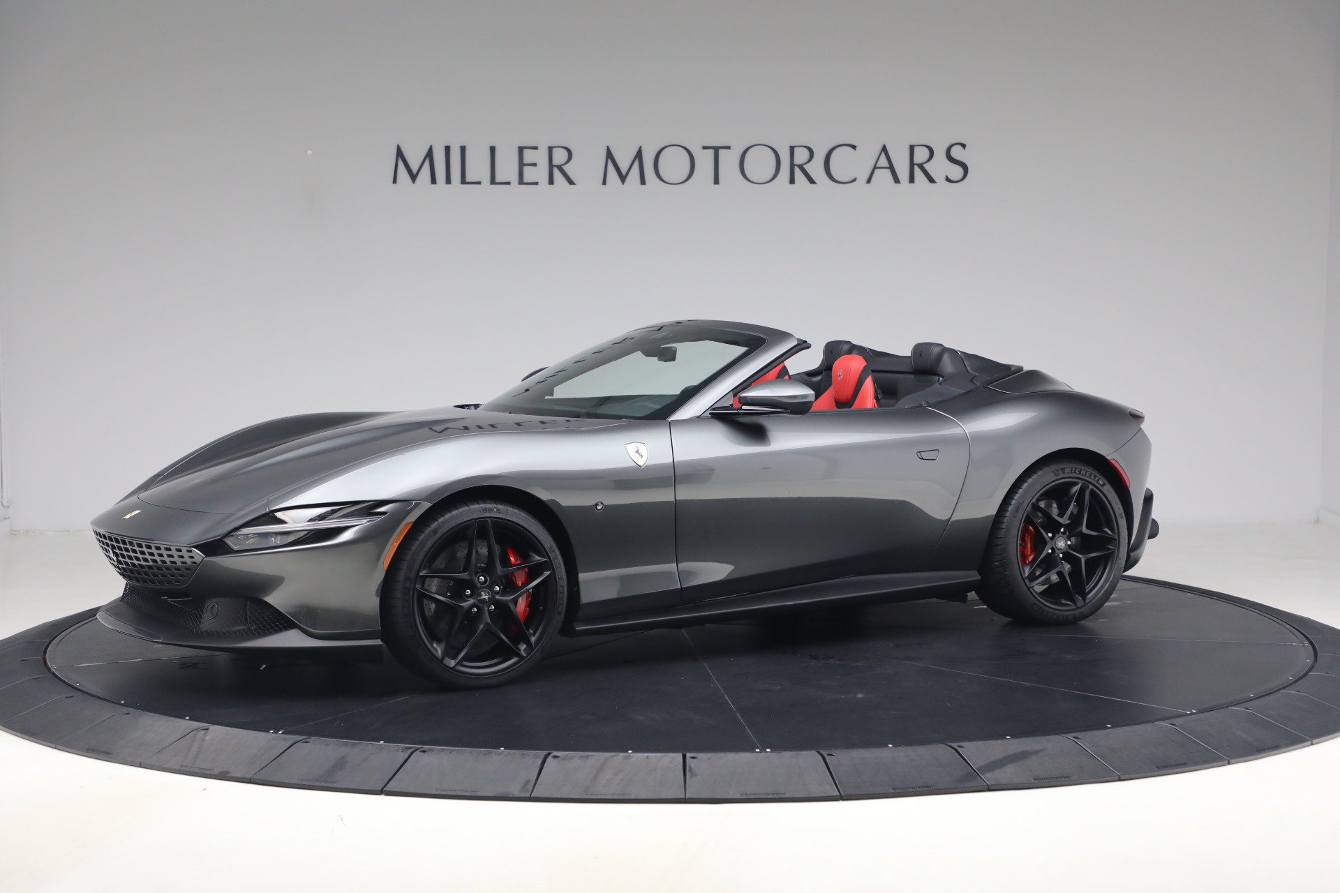 Certified 2026 Ferrari Roma Spider RWD image 2