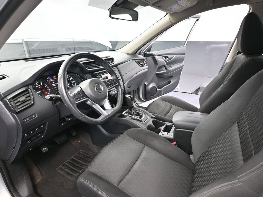 Used 2020 Nissan Rogue SV image 21
