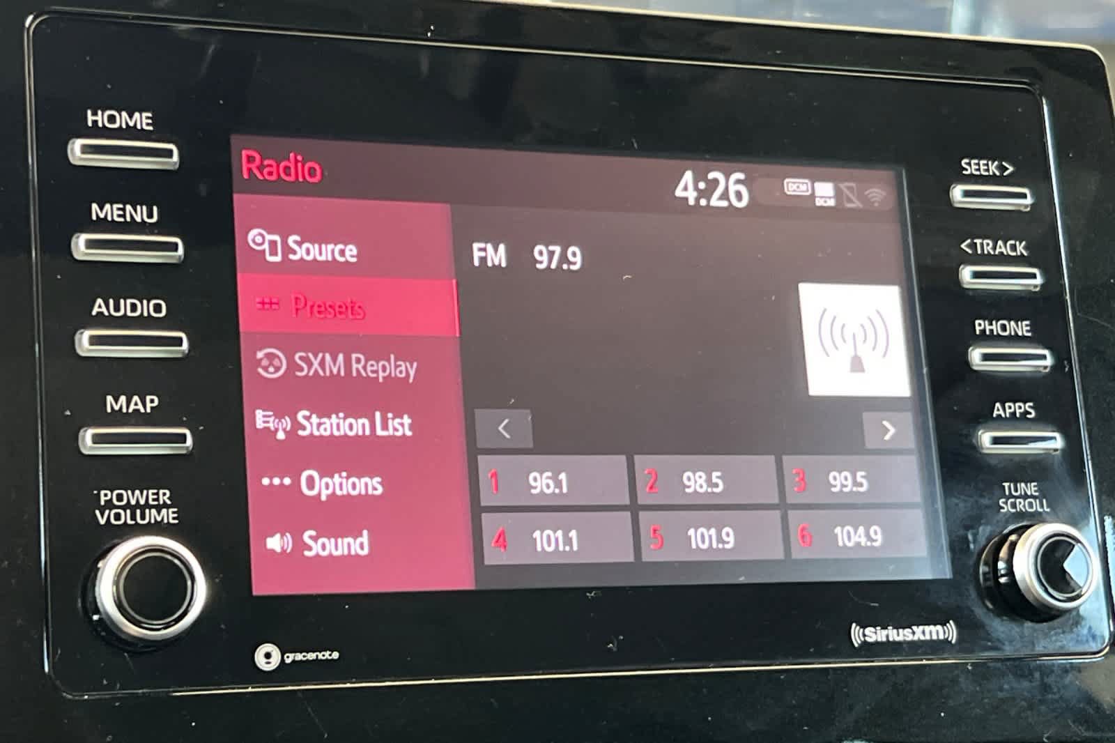 Used 2022 Toyota Camry SE FWD image 18