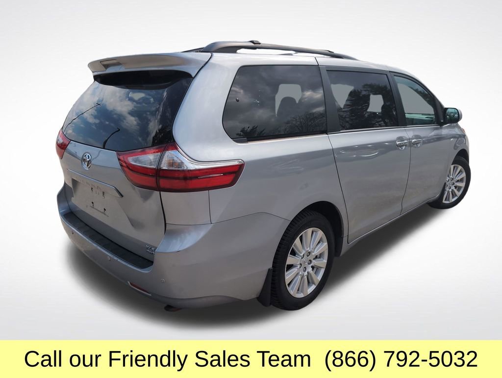 Used 2017 Toyota Sienna XLE Premium image 6