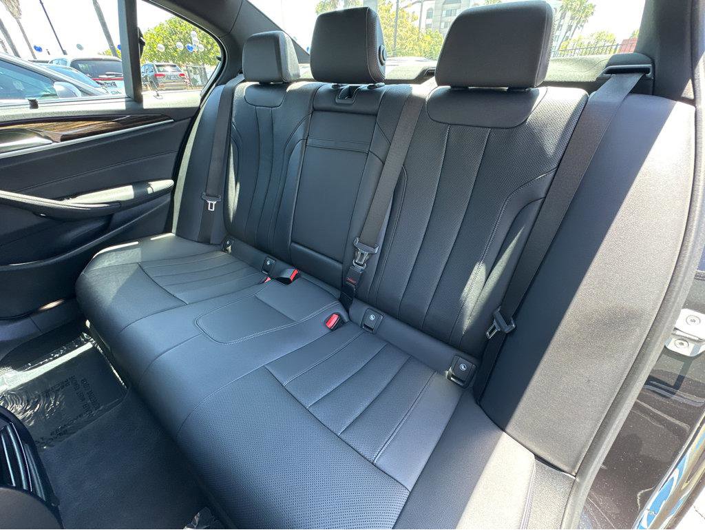Used 2021 BMW 530e w/ Convenience Package RWD image 9