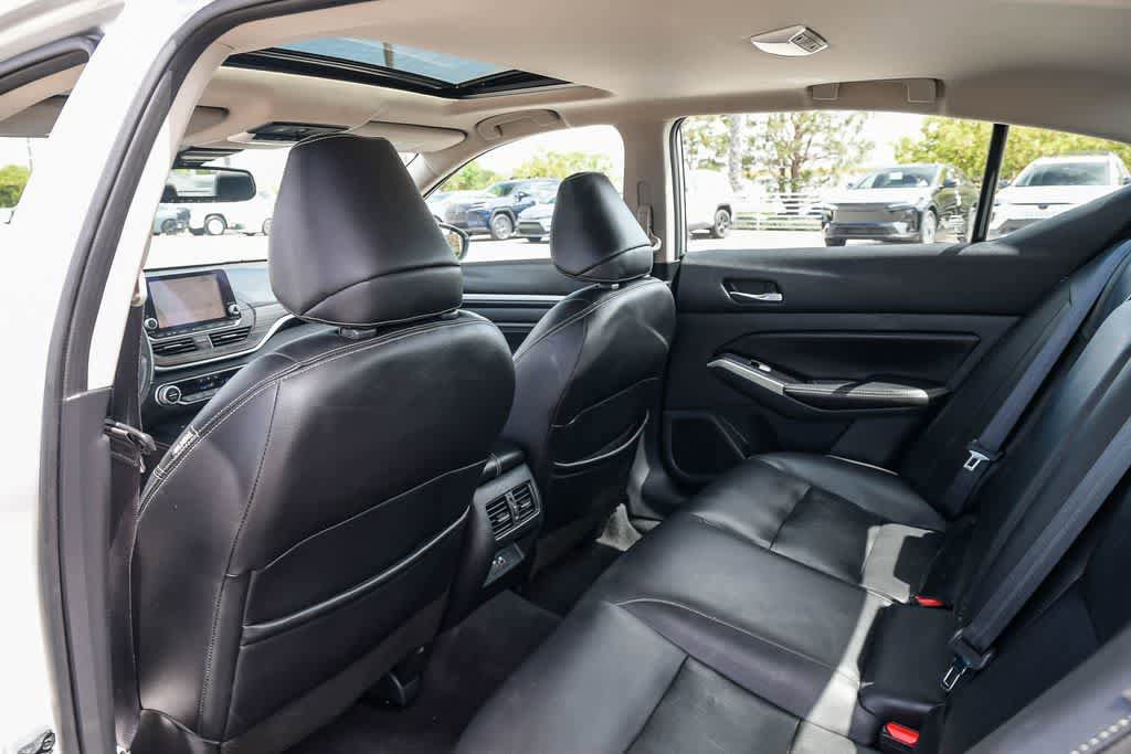 Used 2021 Nissan Altima 2.5 Platinum AWD/4WD image 16