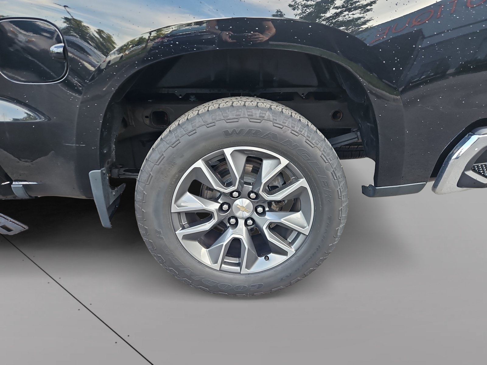 Used 2024 Chevrolet Silverado 1500 LT AWD/4WD image 22