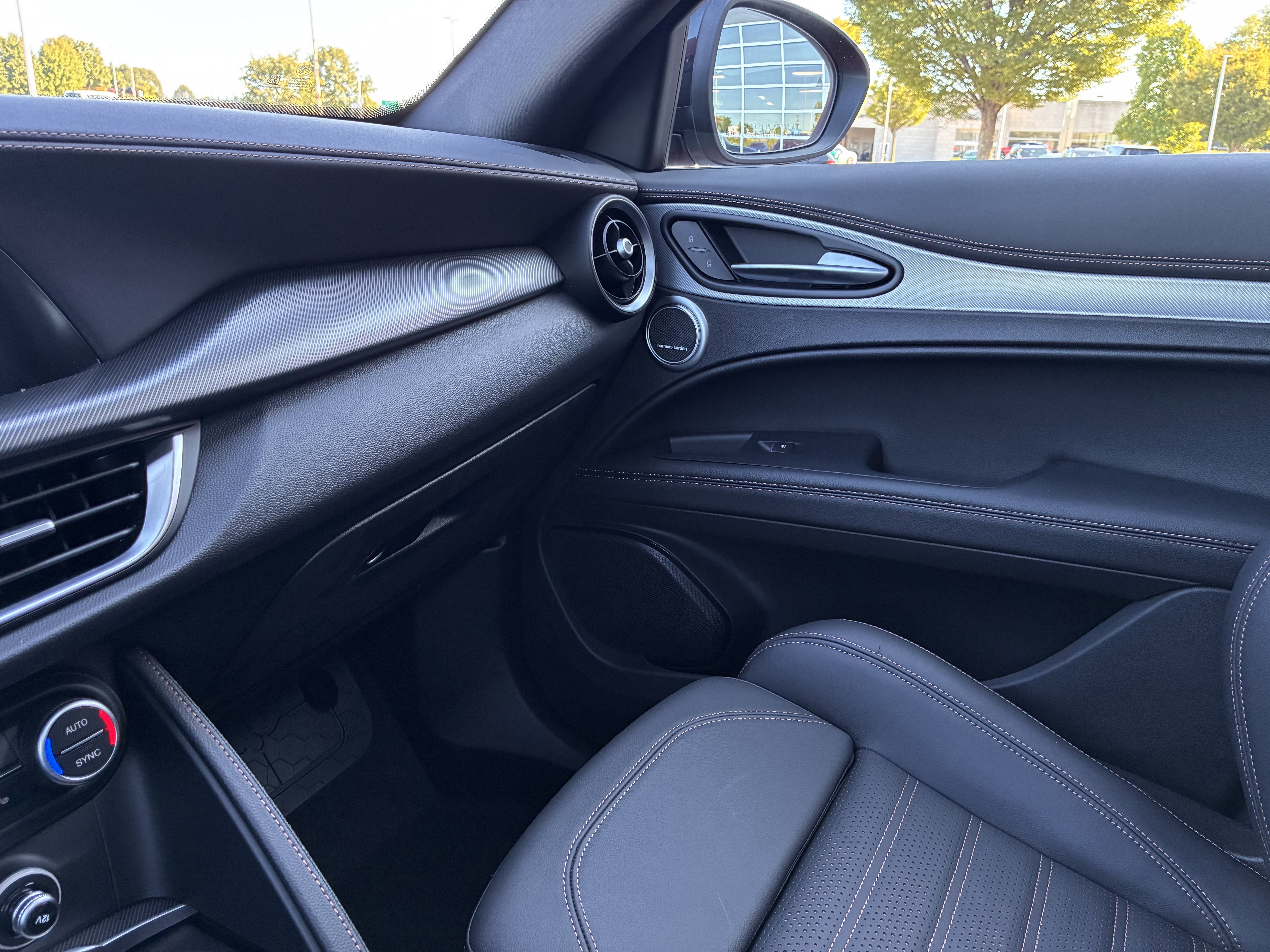 New 2025 Alfa Romeo Stelvio Sprint image 25