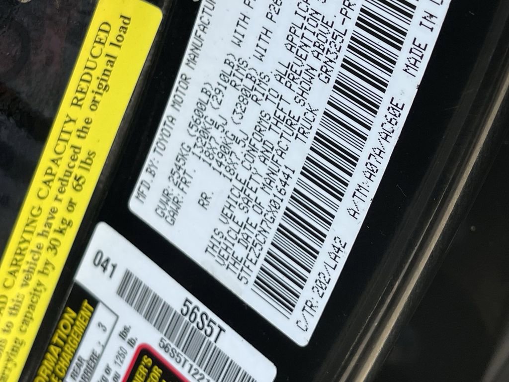 Used 2016 Toyota Tacoma Limited w/ Towing Package RWD image 34