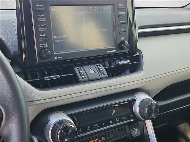 Used 2021 Toyota RAV4 XLE Premium image 14