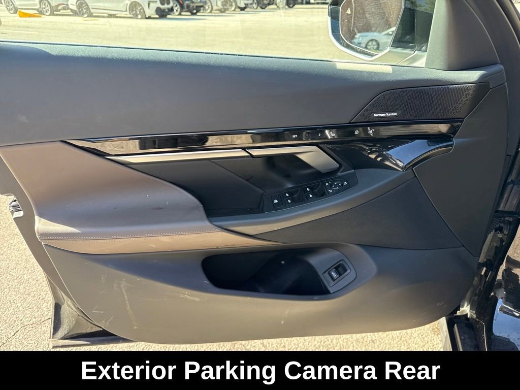 Used 2025 BMW 530i xDrive w/ Premium Package image 14