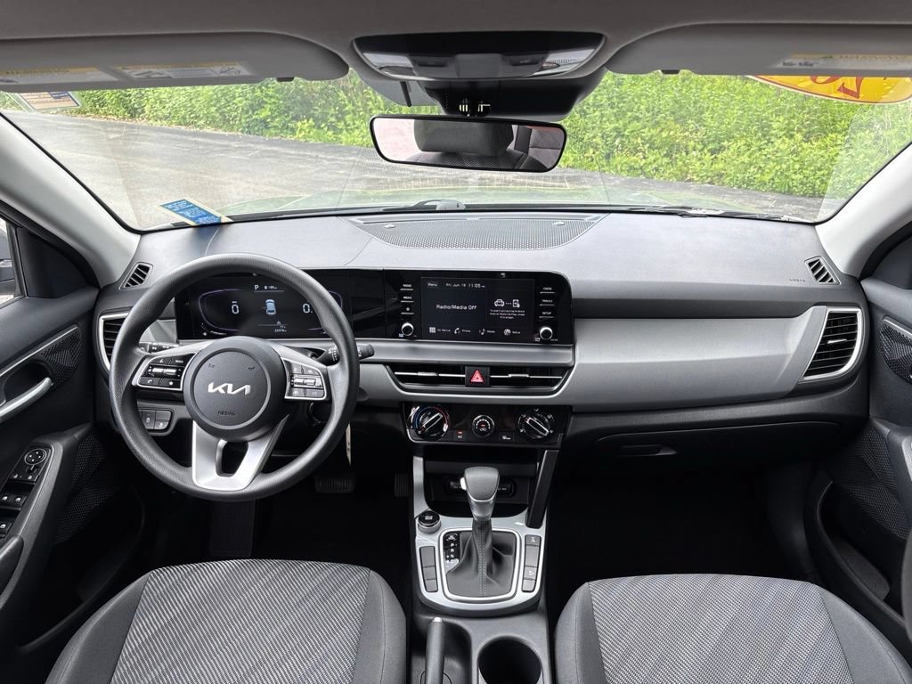 Certified 2024 Kia Seltos LX AWD/4WD image 17