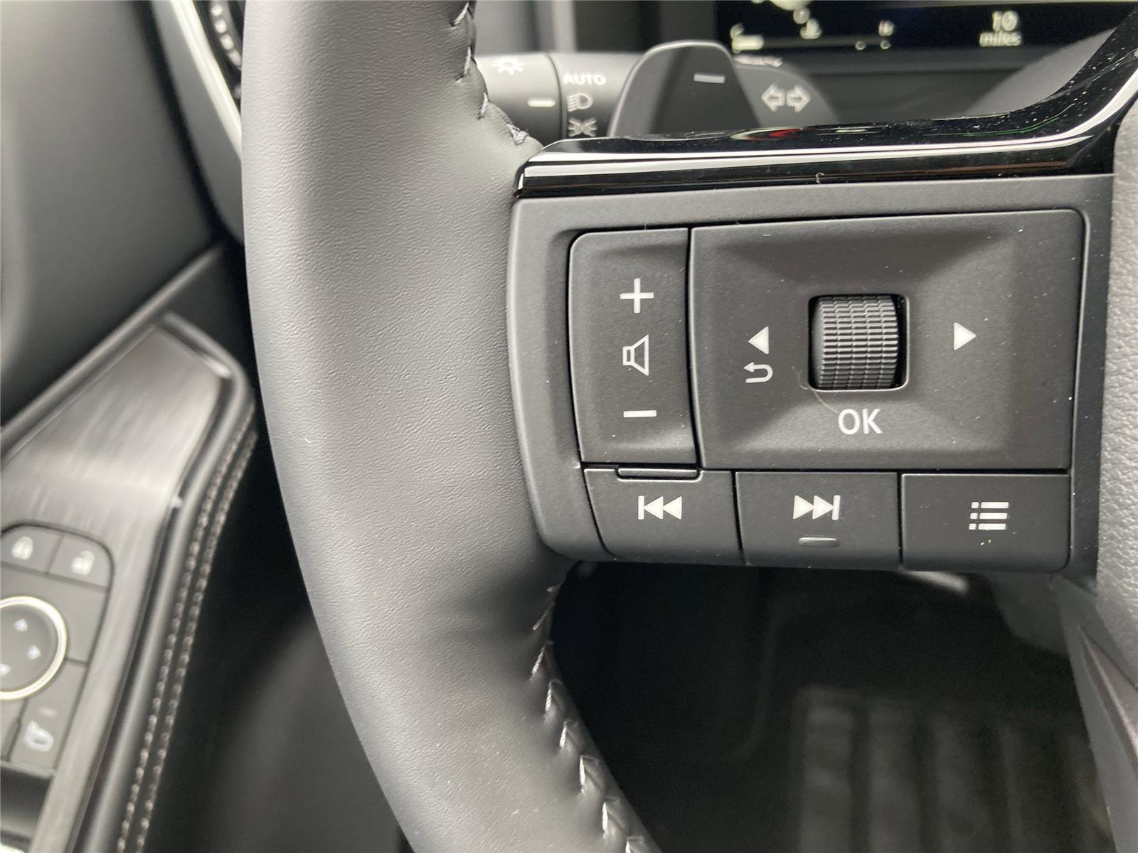 New 2026 Nissan Rogue Platinum w/ Tech Package image 18