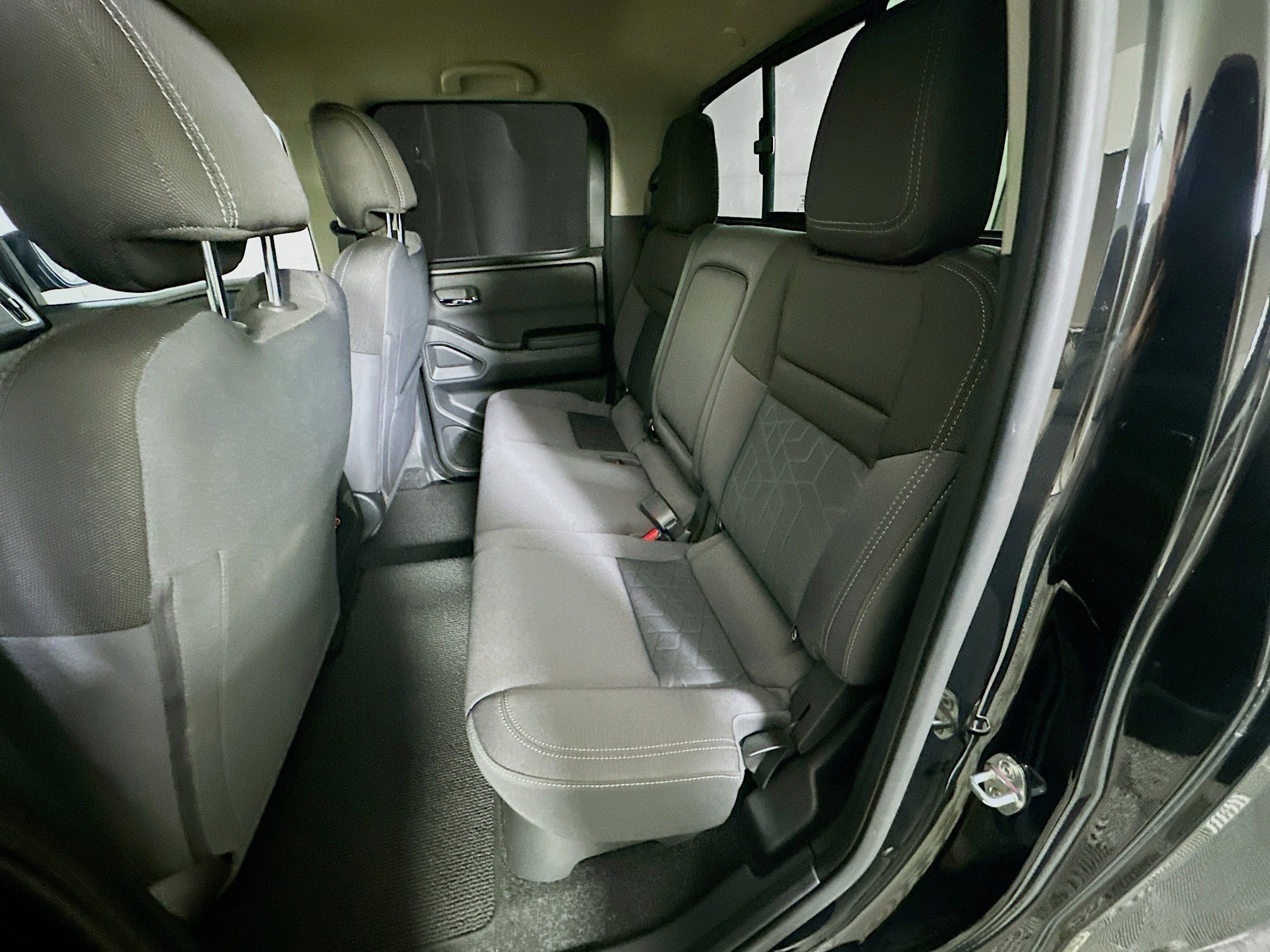 Used 2025 Nissan Frontier SV image 26