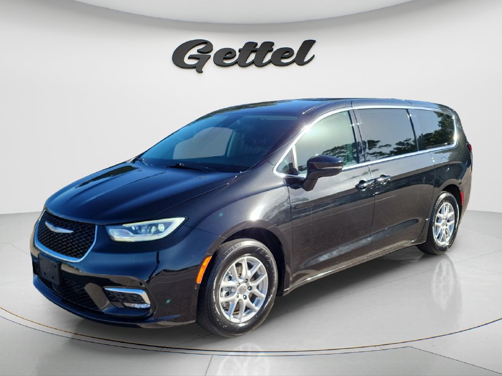 Used 2023 Chrysler Pacifica Touring-L