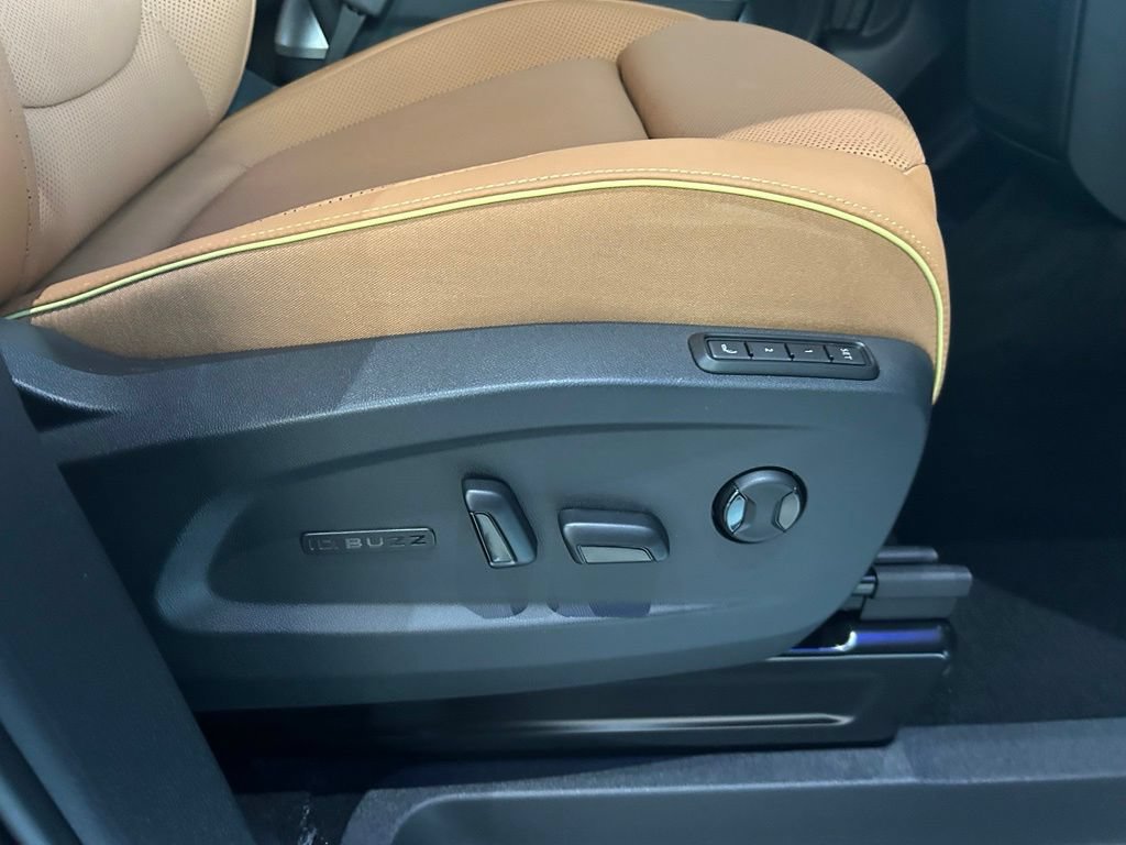 New 2025 Volkswagen ID. Buzz Pro S Plus AWD/4WD image 33
