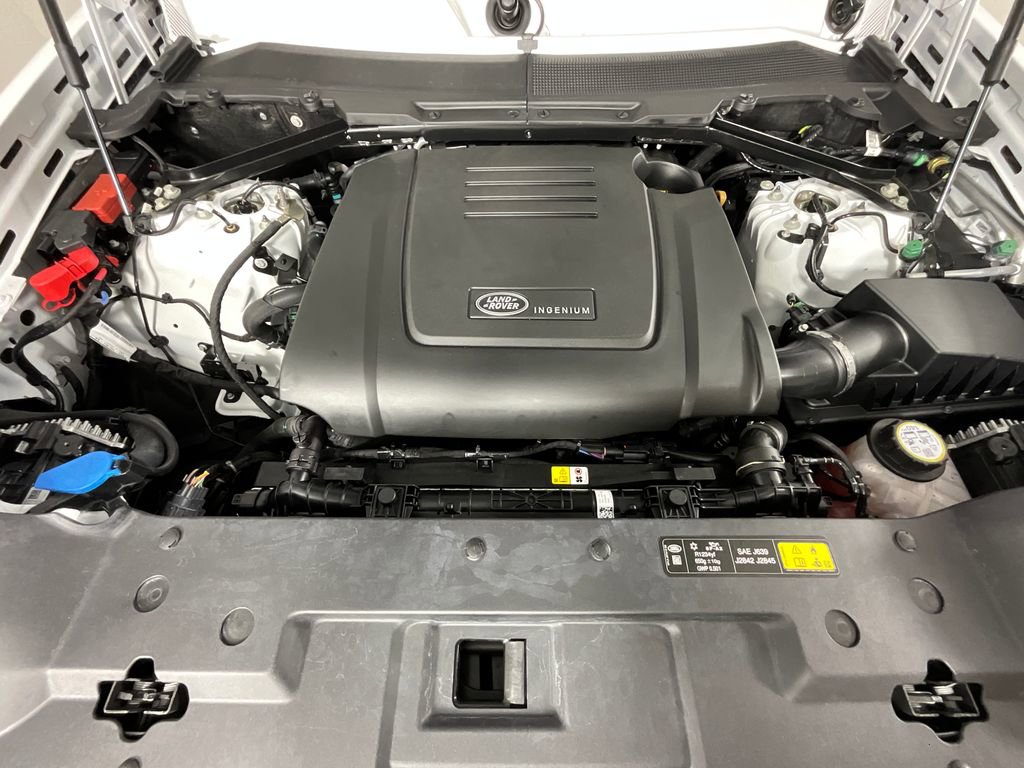 Certified 2025 Land Rover Defender 110 S AWD/4WD image 29