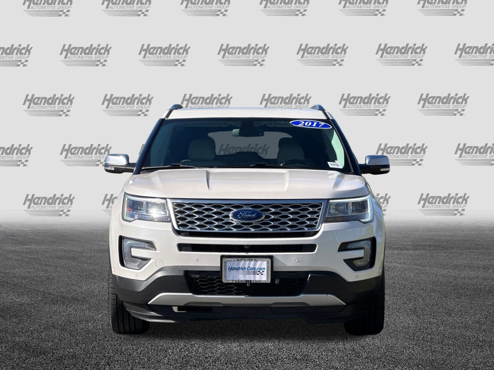Used 2017 Ford Explorer Platinum image 10