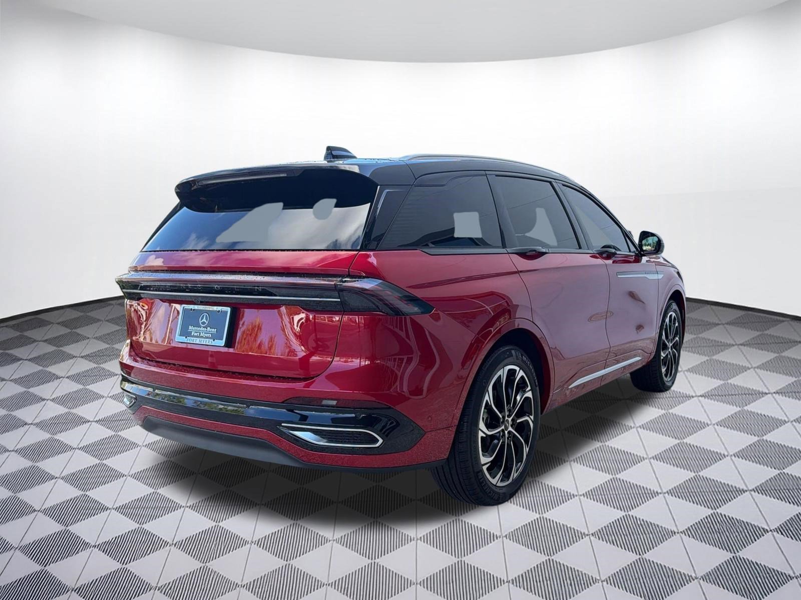 Used 2024 Lincoln Nautilus Reserve w/ Equipment Group 202A AWD/4WD image 9