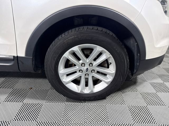 Used 2013 Ford Explorer XLT image 11