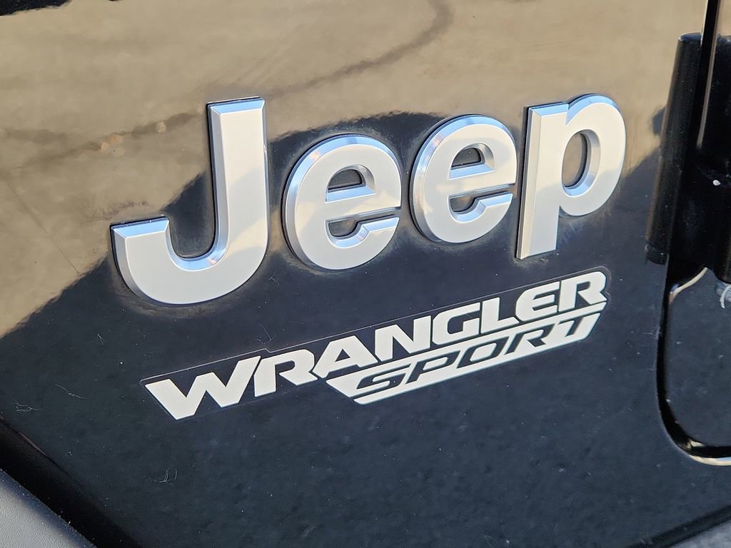 Used 2020 Jeep Wrangler Sport AWD/4WD image 5