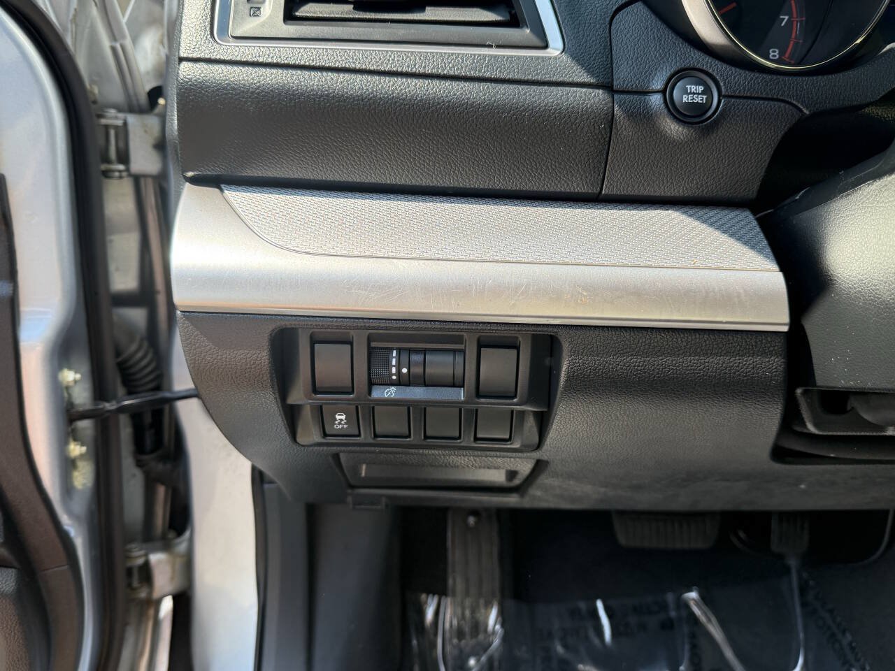 Used 2017 Subaru Outback 2.5i AWD/4WD image 33