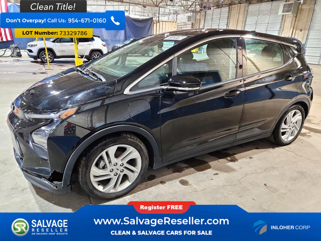 Used 2023 Chevrolet Bolt LT w/ Driver Confidence Package FWD image 1